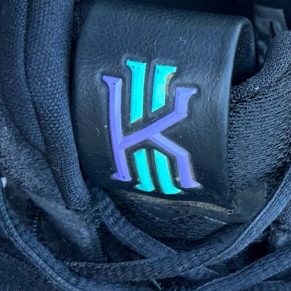 Nike Kyrie 4 "Ankle Taker" 943806-002 Black White Purple Men's Size 9 - Picture 3 of 16